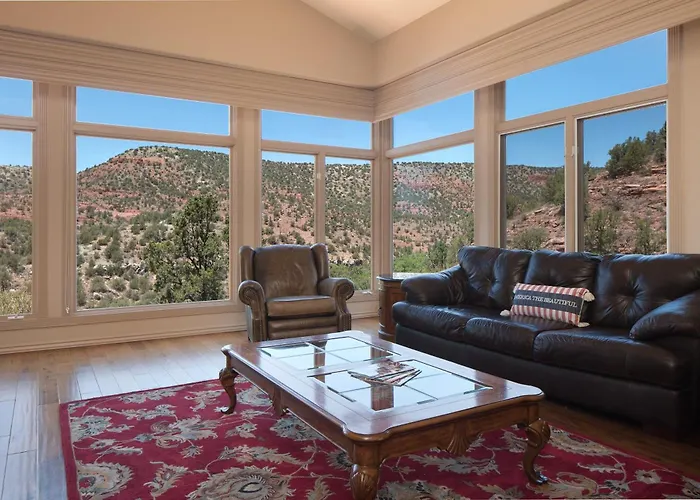 Holiday home Elysian Escape Stunning Views Above-ground Private Trail To Creek Pet Family-friendly